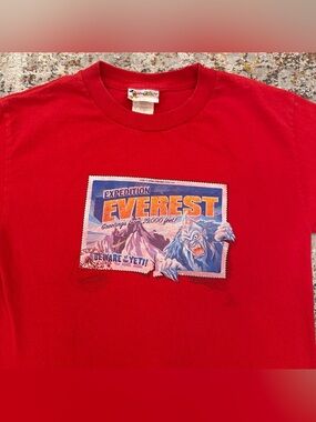 Vintage Disney World Expedition Everest Red Youth T-Shirt Small Yeti